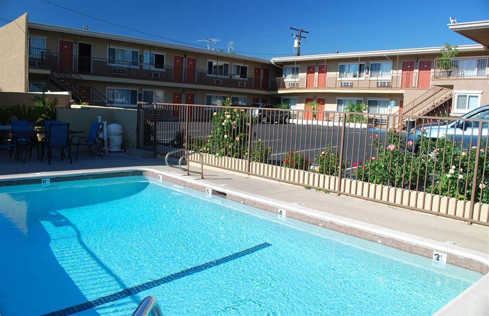 Friendly Hills Inn Уиттиер Экстерьер фото