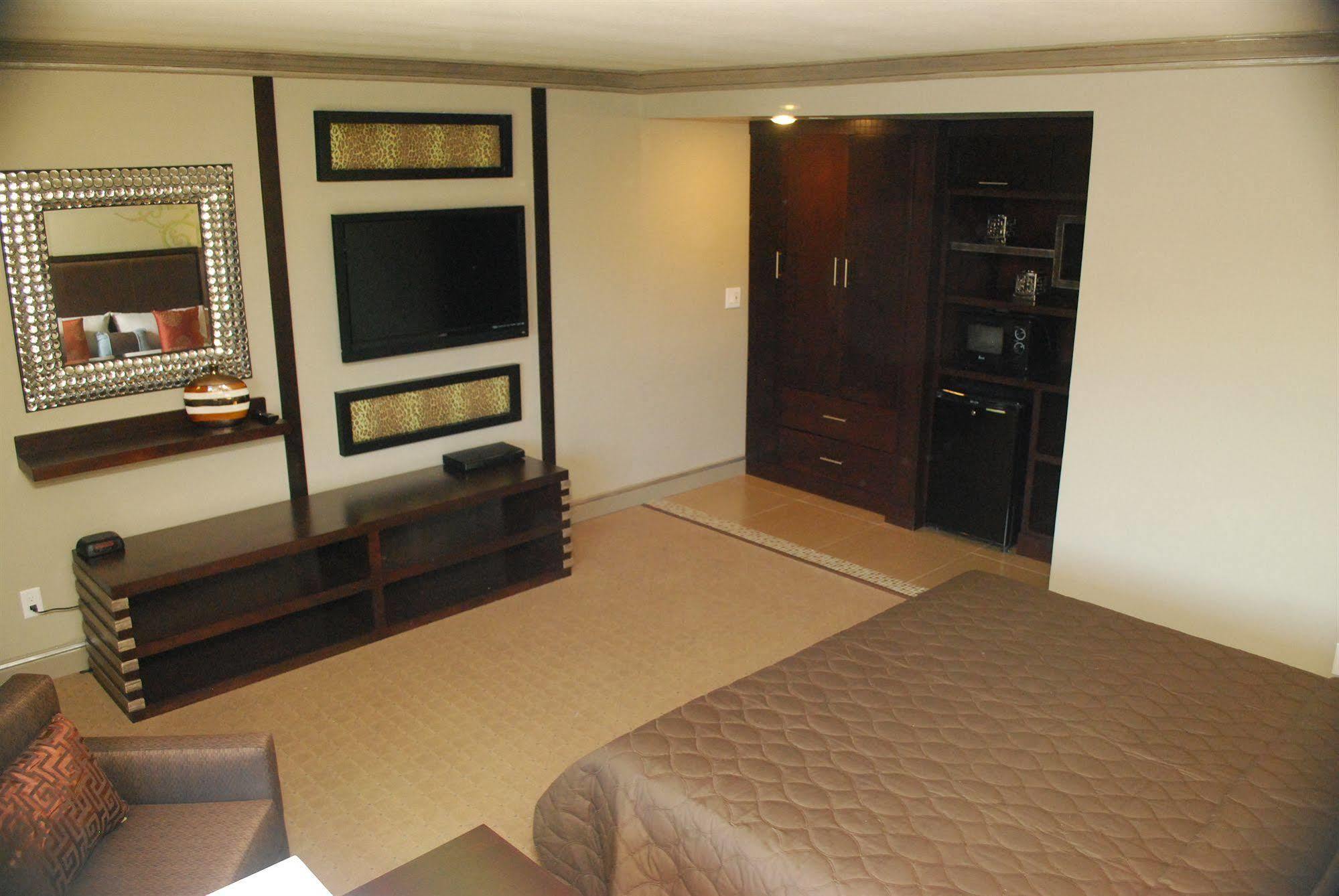 Friendly Hills Inn Уиттиер Экстерьер фото