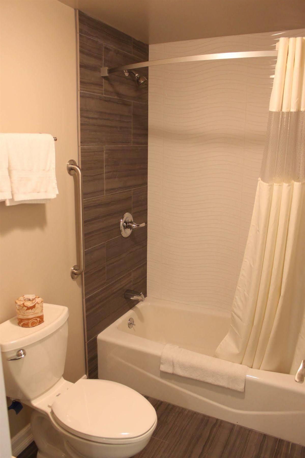 Friendly Hills Inn Уиттиер Экстерьер фото