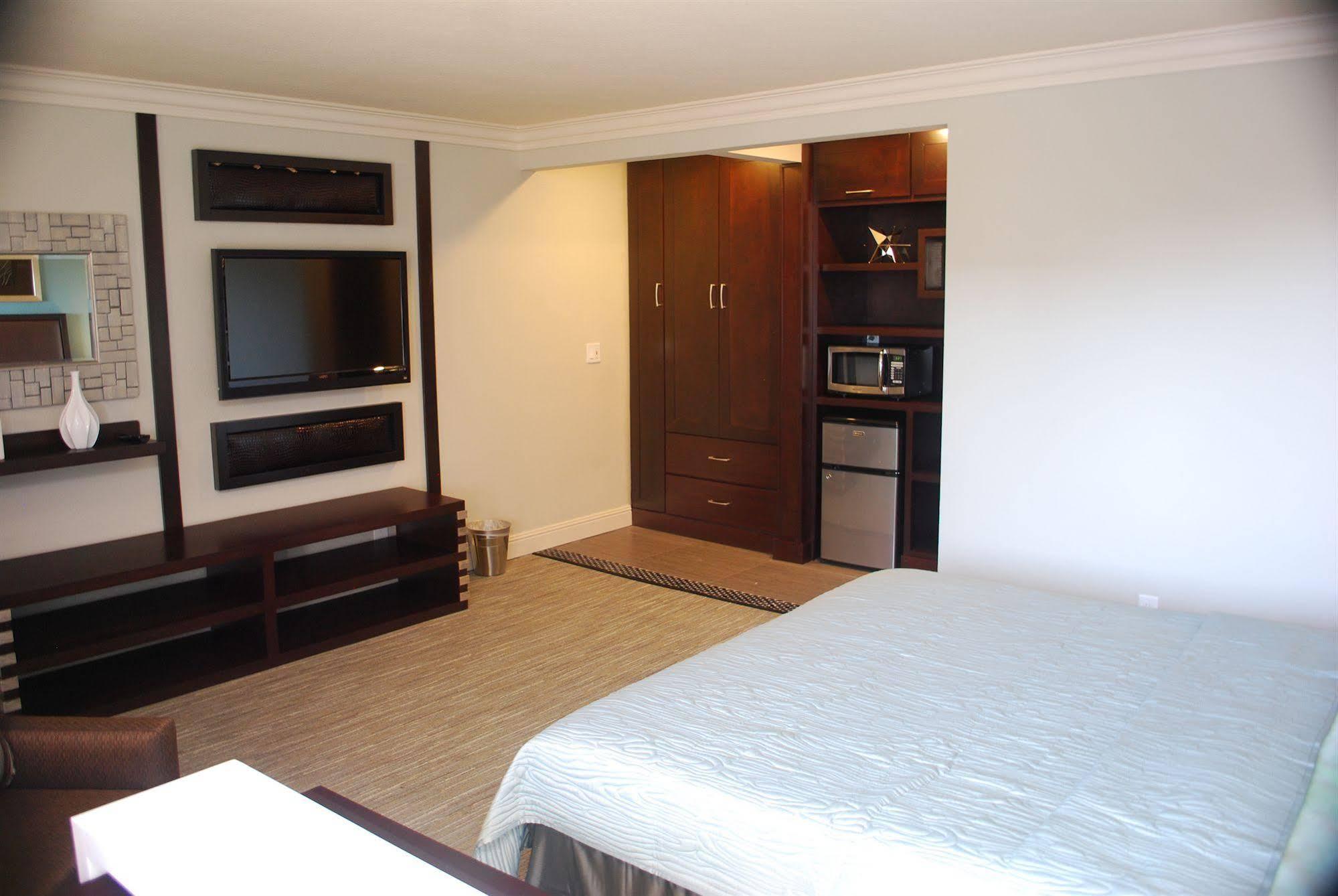 Friendly Hills Inn Уиттиер Экстерьер фото